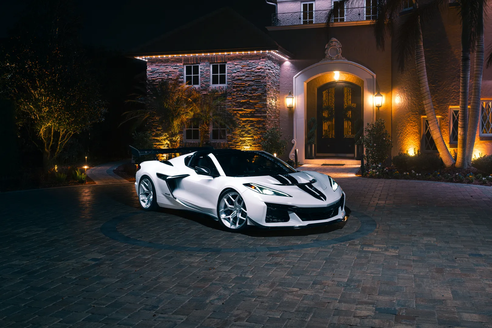 2026 C8 Corvette ZR1 with E5 Talladega Brushed Aluminum Wheels