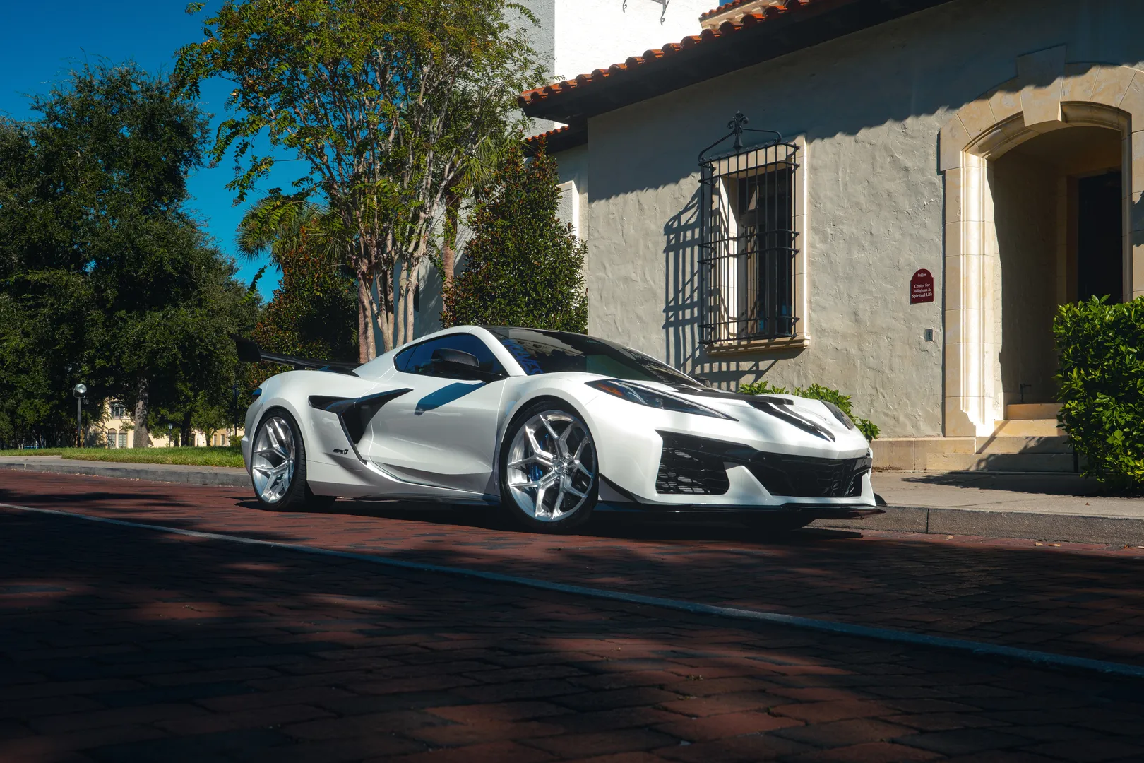 White C8 E-Ray Corvette with E5 Talladega forged wheels