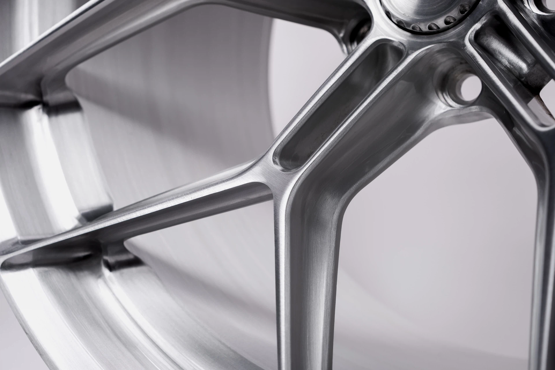 E5 Laguna wheel detail gallery